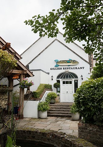 Bar & Grill at Gillies